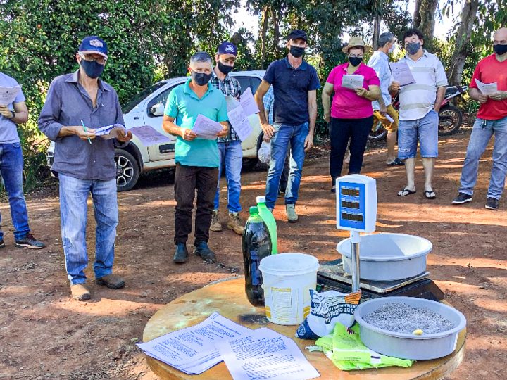 Biofertilizantes e defensivos alternativos são temas de atividade em Formosa do Oeste